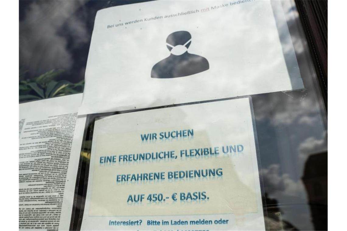Gewerkschaften kritisieren Anhebung der Minijob-Grenze Die Verdienst-Obergrenze für Minijobs soll am 1. Oktober von 450 auf 520 Euro im Monat steigen. Foto: Frank Rumpenhorst/dpa