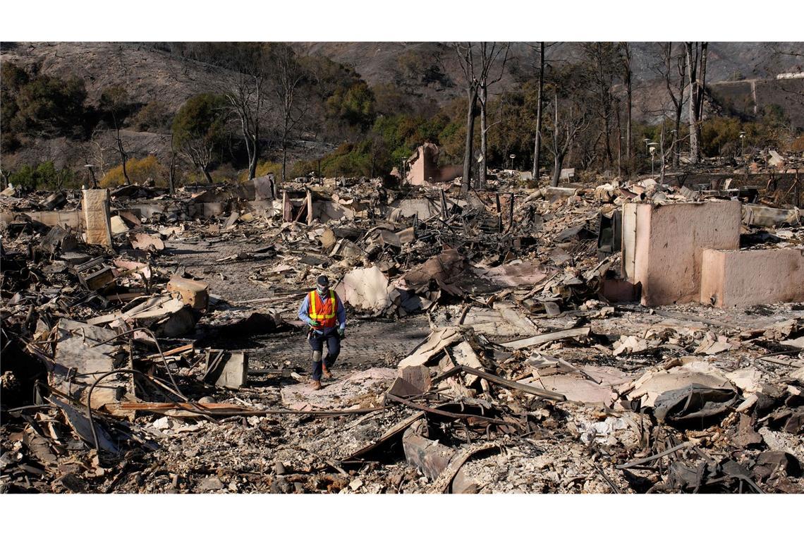 Hollywoodstudios spenden Millionen für Helfer und Feuerwehr Die verheerenden Waldbrände könnten eine der teuersten Naturkatastrophen in der US-Geschichte sein.