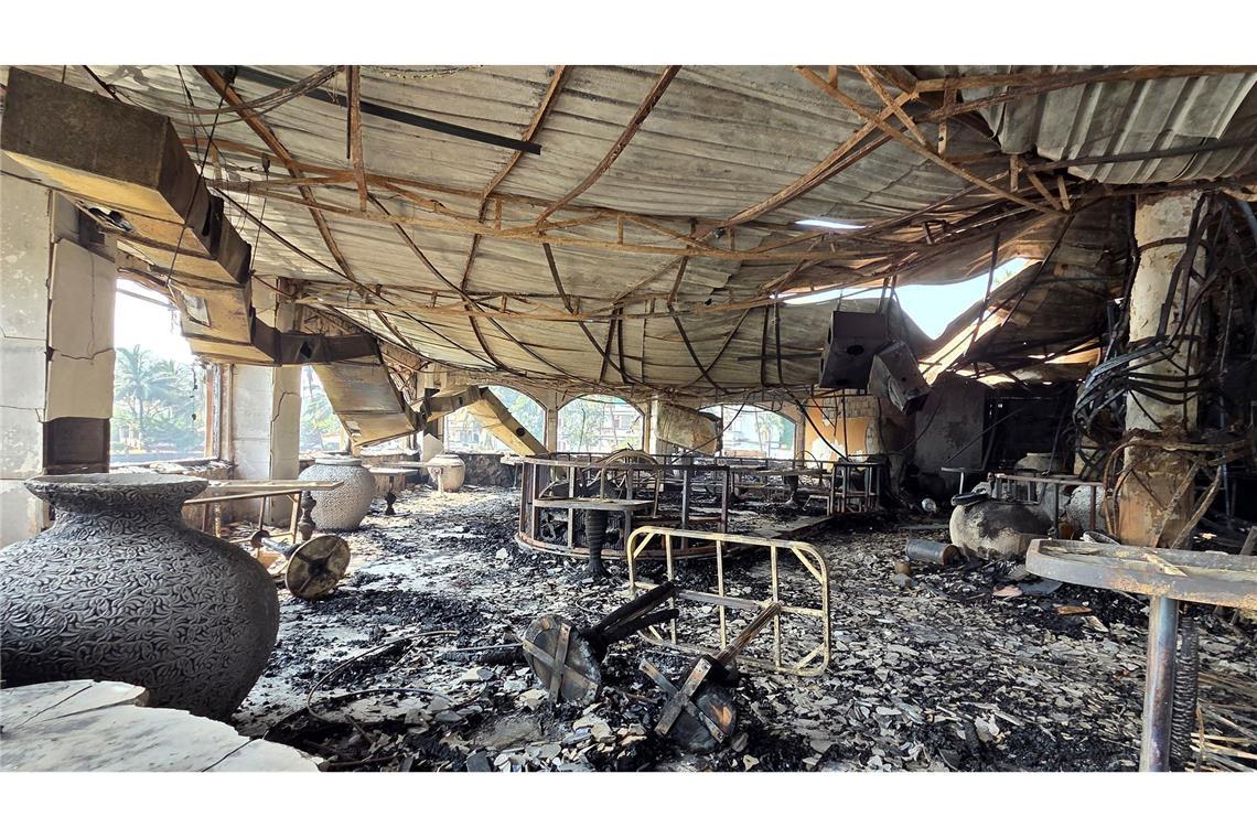Die verkohlten Innenräume eines Nachtclubs, der am frühen Sonntag in Brand geraten war, sind in Arpora, Goa, zu sehen. (Foto aktuell)