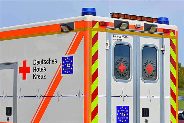 Die Verletzte wurde vor Ort vom Rettungsdienst ambulant versorgt. Symbolfoto: Tobias Sellmaier