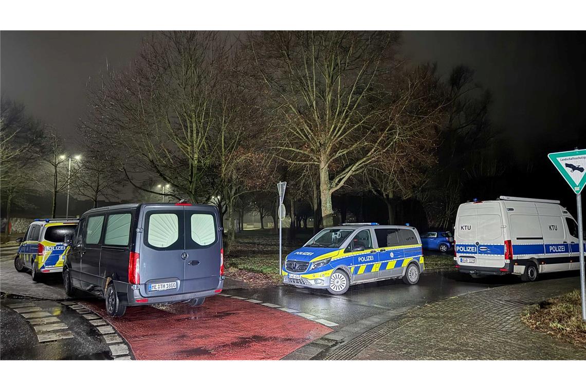 Jugendlicher tot an See gefunden - Mordkommission ermittelt