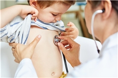 Die Versorgung mit medizinisch notwendigen Dingen für kleine Patienten in der ehemaligen Kinderarztpraxis von Sabina Delic-Bikic ist aktuell durch Urlaubs- und Vertretungsregelungen durch andere Arztpraxen gewährleistet. Foto: Adobe Stock/Robert Kneschke 