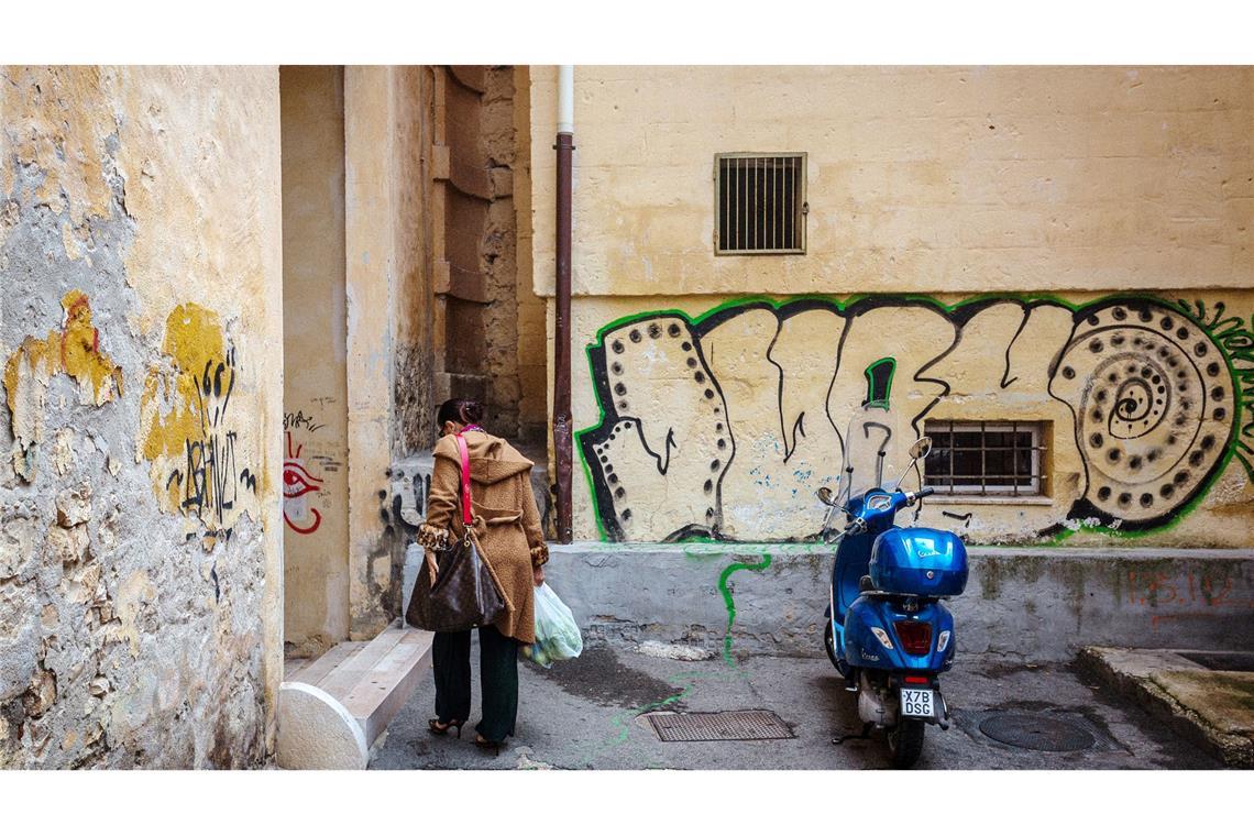 Die Vespa - für viele Italiener Begleiter im Alltag. (Archivbild)