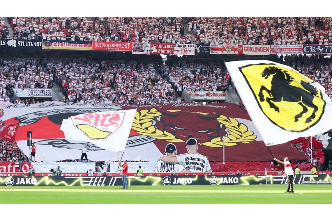 Die VfB-Fans zeigten beim Spiel gegen den BVB eine besondere Choreo.