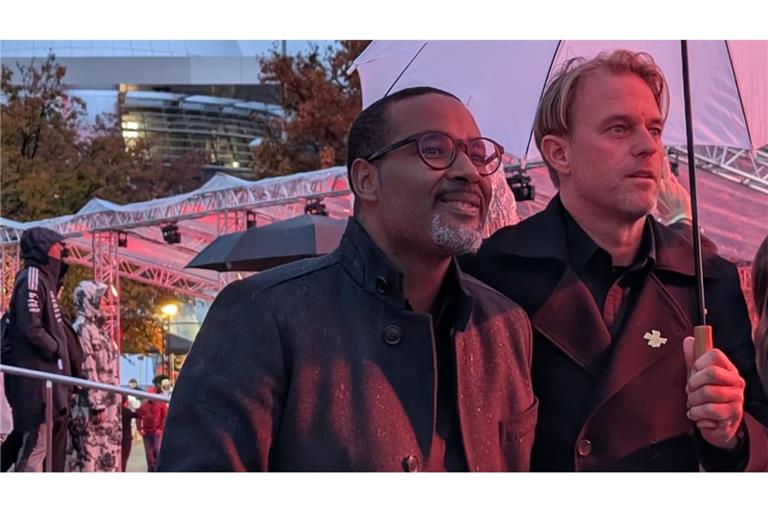 Die VfB-Legenden Cacau und Timo Hildebrand (Mitte) bei der Premiere des AMG GT SUV am Samstag vor dem Mercedes-Benz-Museum
