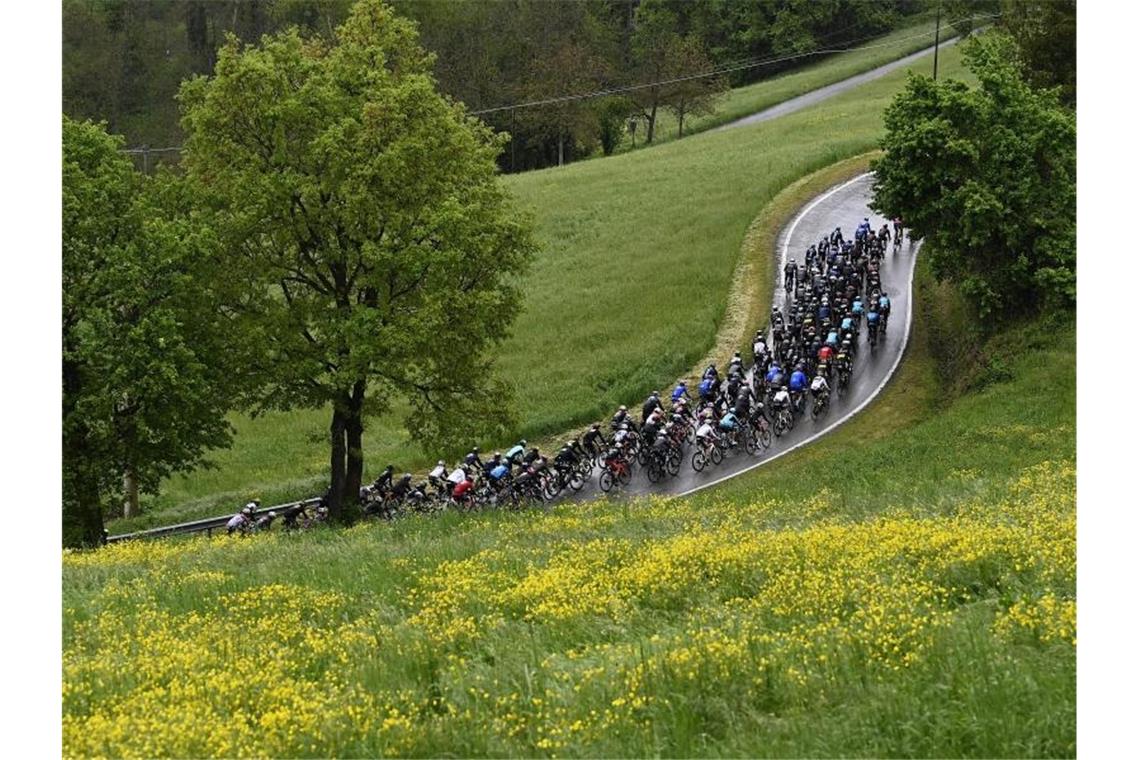 Die vierte Etappe des Giro d’Italia führte über 187 Kilometer von Piacenza nach Sestola. Foto: Fabio Ferrari/LaPresse/AP/dpa