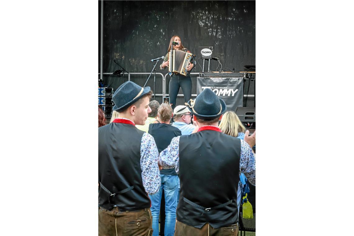 Die Volksmusik der Kärntnerin Melanie Brugger kommt auch in Aspach gut an.