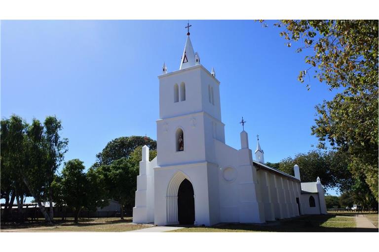 Die von Aborigines im späten 19. Jahrhundert erbaute Sacred Heart Church in Beagle Bay im australischen Bistum Broome.