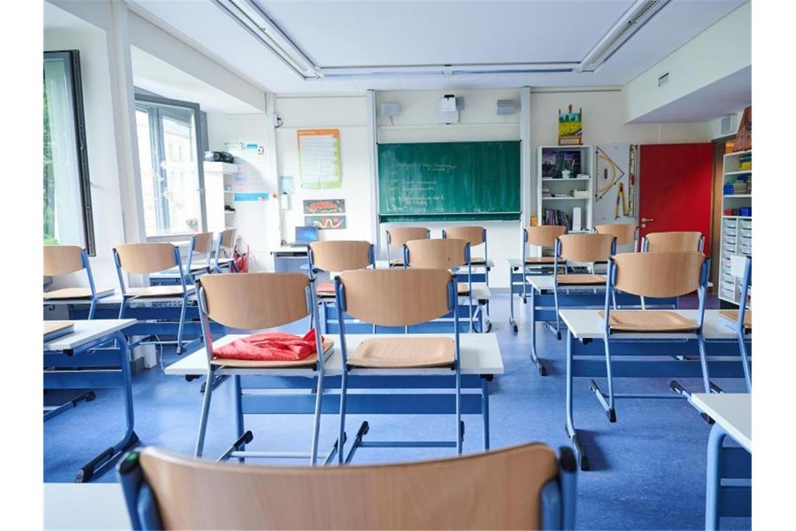 Kultusminister setzen auf Präsenzbetrieb an Schulen und Unis „Die Voraussetzungen für den Präsenzunterricht sind gut und gänzlich andere als vor einem Jahr“, sagt die KMK-Präsidentin, Brandenburgs Bildungsministerin Britta Ernst. Foto: Annette Riedl/dpa