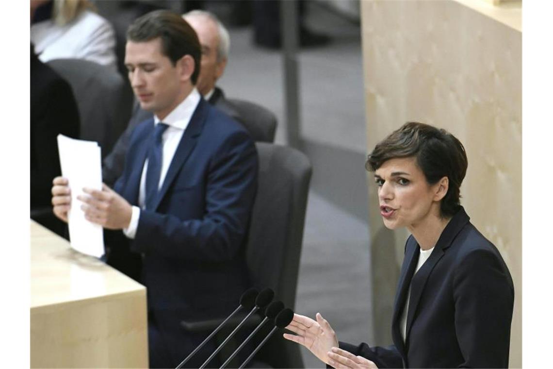 Wien: Misstrauensvotum stürzt Regierung von Kanzler Kurz Die Vorsitzende der österreichischen Sozialdemokraten, Pamela Rendi-Wagner, stellte offiziell den Misstrauensantrag gegen Bundeskanzler Sebastian Kurz und dessen gesamtes Kabinett. Foto: Robert Jäger/APA