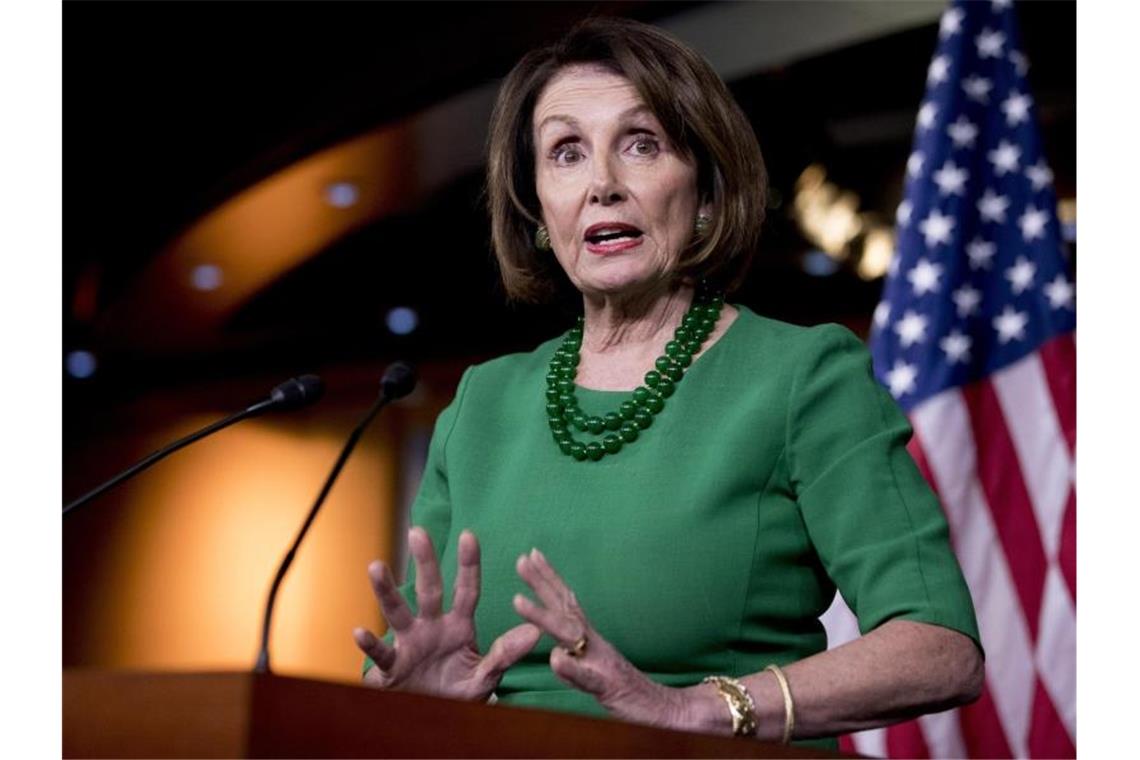 Die Vorsitzende des Repräsentantenhauses, die Demokratin Nancy Pelosi, spricht in Washington. Foto: Andrew Harnik/AP/dpa