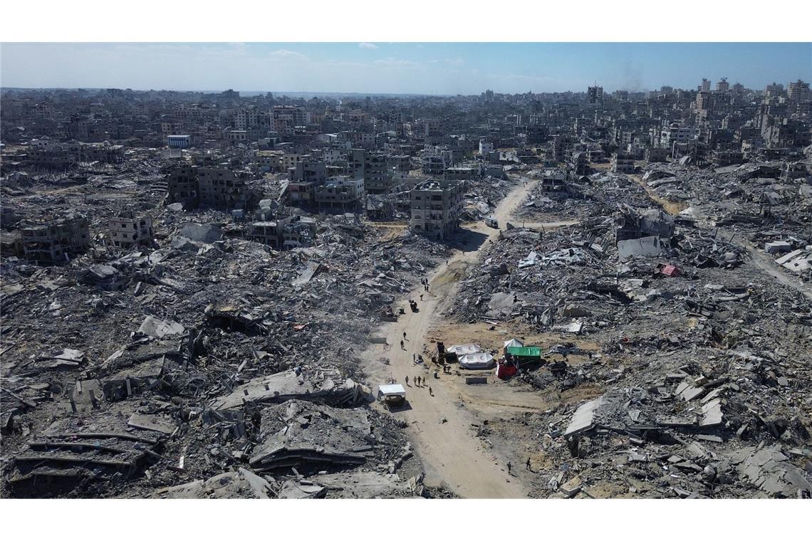 Die Waffenruhe im weitgehend zerstörten Gazastreifen gilt als fragil. (Archivbild)