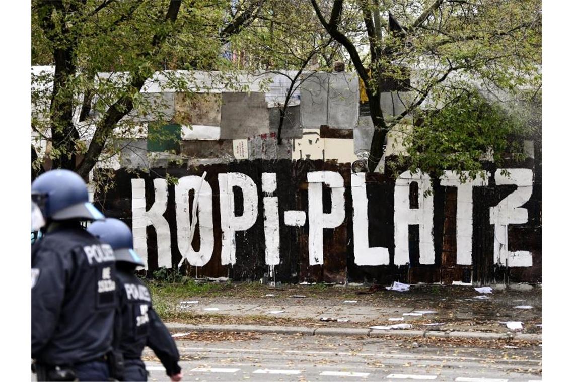 Polizei beginnt Räumung des linken Projekts „Köpi“ in Berlin Die Wagenburg „Köpi“ soll geräumt werden. Foto: Fabian Sommer/dpa