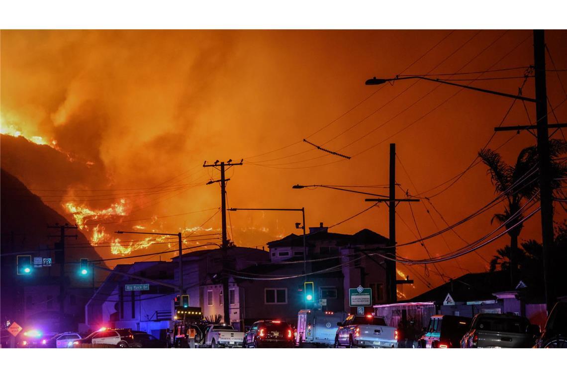 Inferno im Paradies: Feuer in Los Angeles breiten sich aus Die Waldbrände in Kalifornien breiten sich rasant aus.
