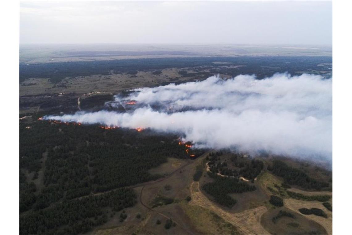 Die Waldbrände in Russland könnten nach Einschätzung von Umweltschützern ein historisches Ausmaß annehmen. Foto: Ministerium für Katastrophenschutz/TASS/dpa