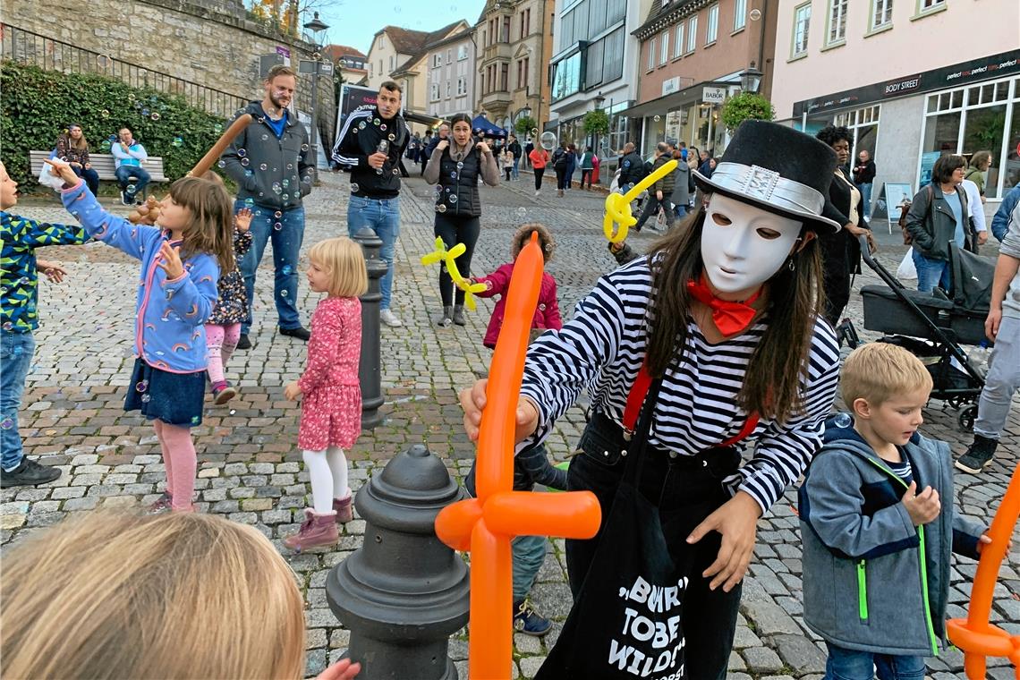 Die Walk Acts waren vor allem bei den jüngeren Besuchern gern gesehen.