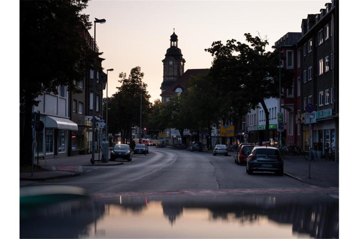 Die Warendorfer Strasse in Münster im Morgenlicht. Foto: Bernd Thissen/dpa