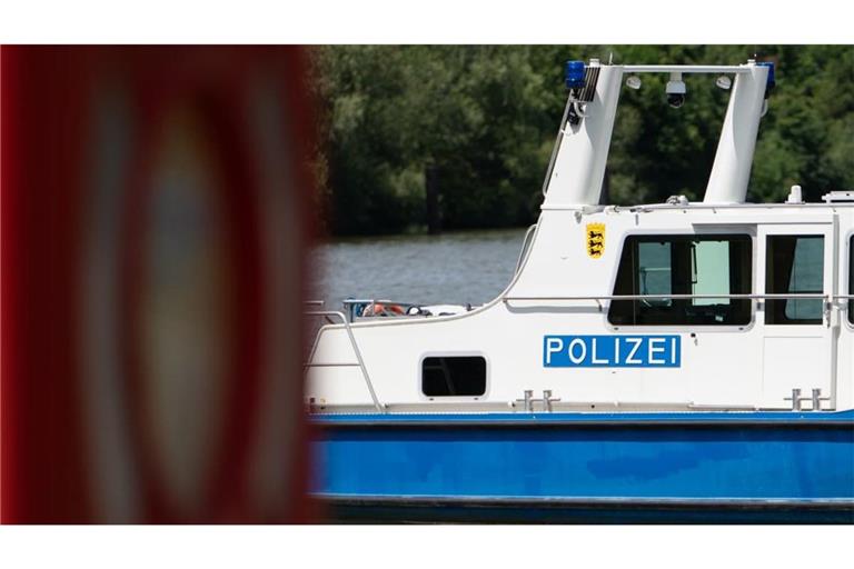 Die Wasserschutzpolizei entdeckte den Leichnam des 40-Jährigen im Neckar. (Symbolbild)
