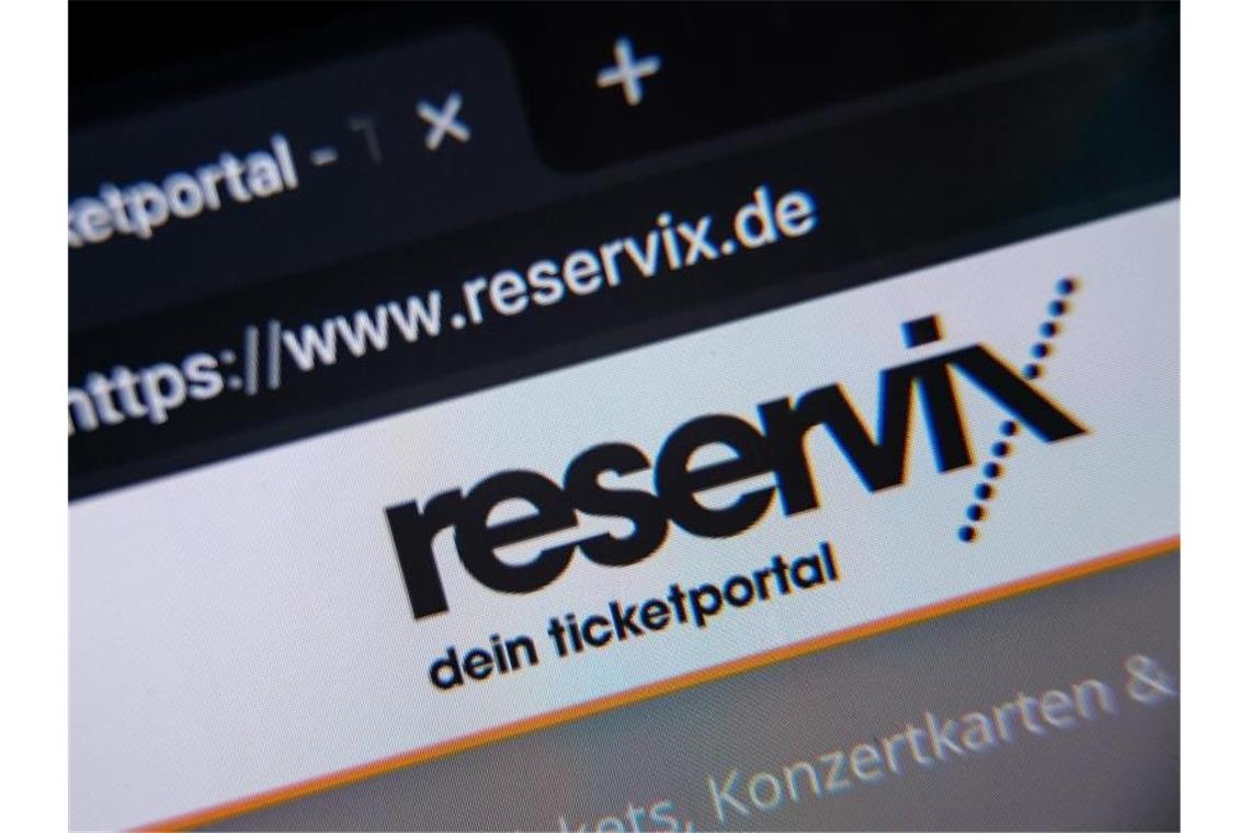 Die Webseite des Ticketportals Reservix ist auf einem Laptop zu sehen. Foto: Sebastian Gollnow/dpa/Symbolbild