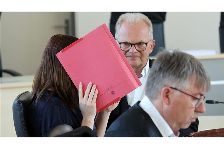 Die wegen Mordes an dem achtjährigen Fabian angeklagte Frau schweigt bislang zu den Vorwürfen.