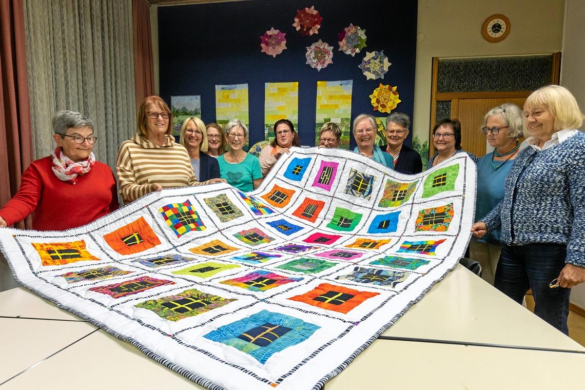 Die Weissacher Quiltgruppe feiert in diesem Jahr mit einer Jubiläumsausstellung ihr 30-jähriges Bestehen. Die Frauen treffen sich jeden dritten Freitag im Monat in Bruch. Foto: Alexander Becher