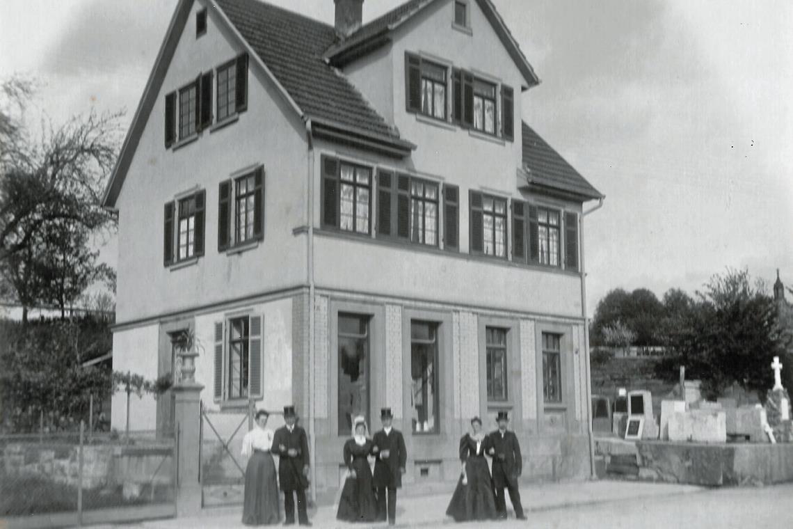 Die Werkstatt in der Stuttgarter Straße 87 in Backnang um das Jahr 1907...