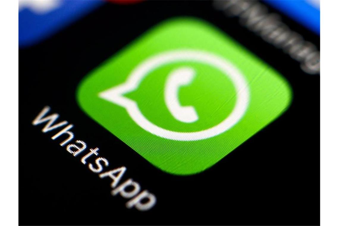 Die WhatsApp-Plattform wird von mehr als zwei Milliarden Menschen weltweit genutzt. Foto: Ritchie B. Tongo/EPA FILE/dpa