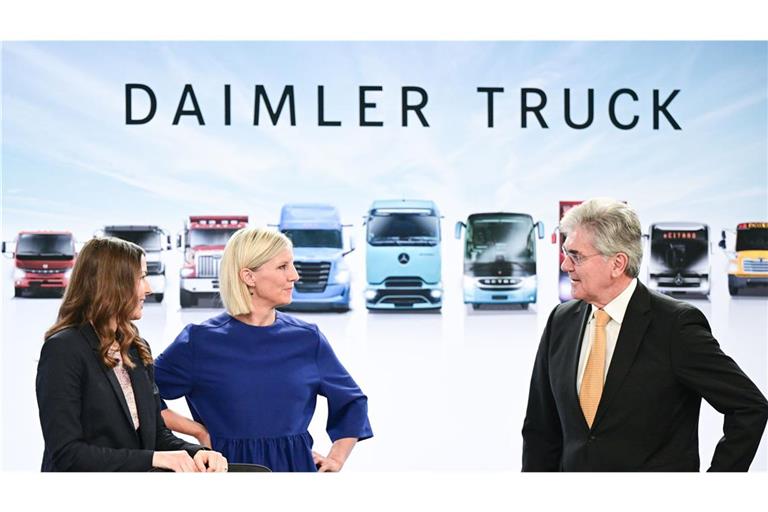 Die wichtigsten Akteure bei Daimler Truck: Finanzchefin Eva Scherer, Vorstandschefin Karin Radström und Aufsichtsratschef Joe Kaeser (v.li).