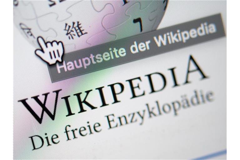 Die Wikipedia-Gemeinde diskutiert ein Wochenende lang in Erfurt. Foto: Sebastian Gollnow/dpa