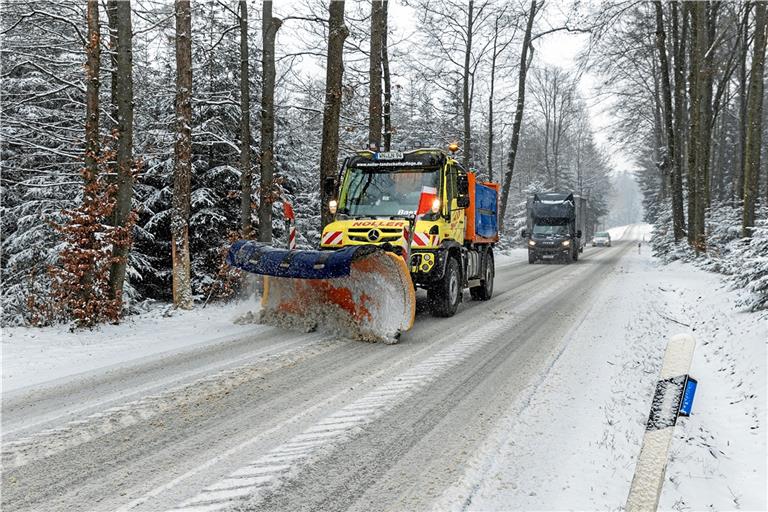 Die Winterdienste im Raum Backnang waren gestern wieder im Volleinsatz. Foto: J. Fiedler