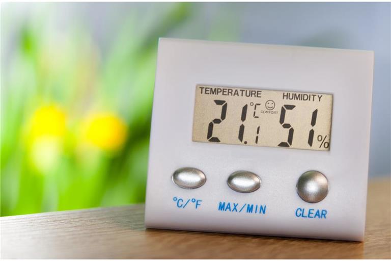 Die wirksamsten Tipps, um die Luftfeuchtigkeit in Räumen zu erhöhen im Überblick. So sorgen Sie für ein gesundes Raumklima.