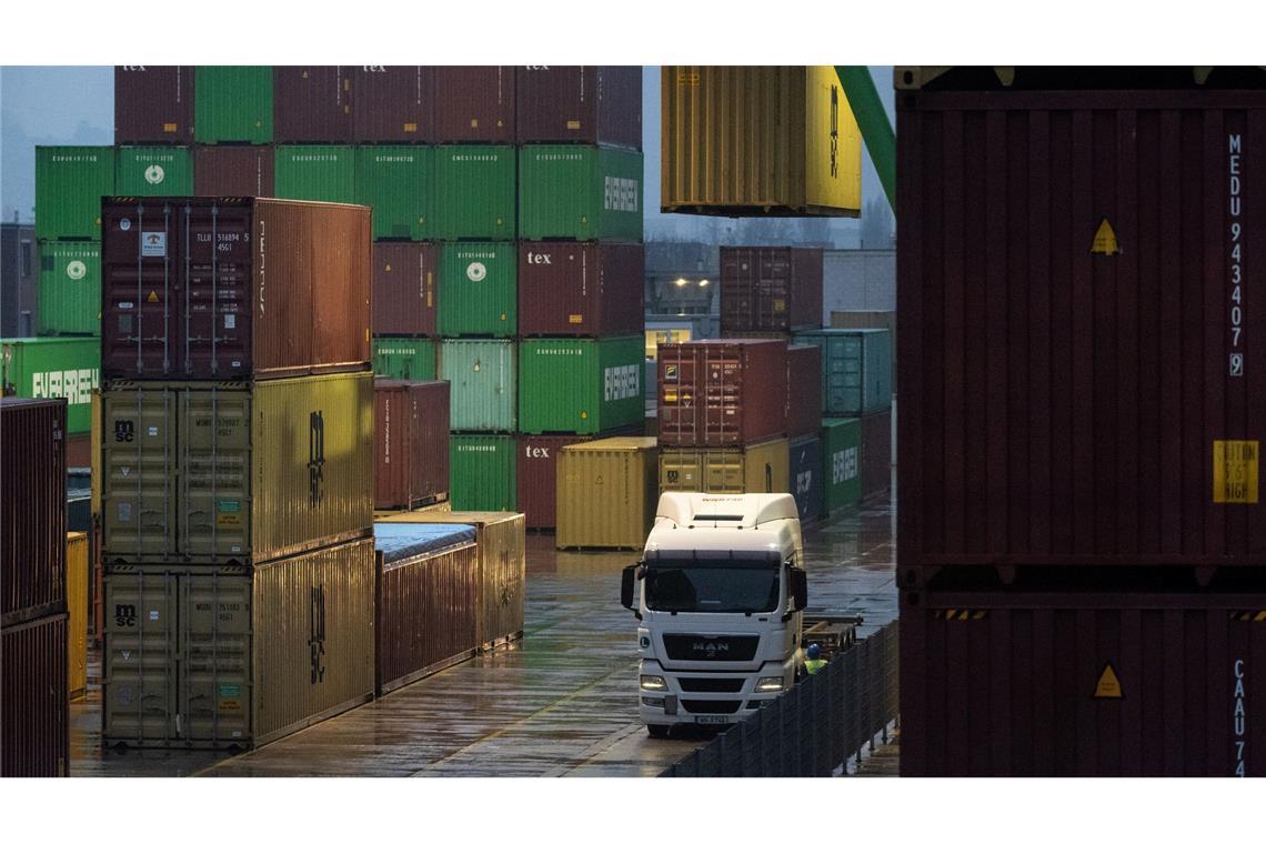 Die Wirtschaft hat sich in den einzelnen Bundesländern sehr unterschiedlich entwickelt. In Baden-Württemberg - hier zu sehen der Hafen Stuttgart - ging es nach unten. (Archivbild)