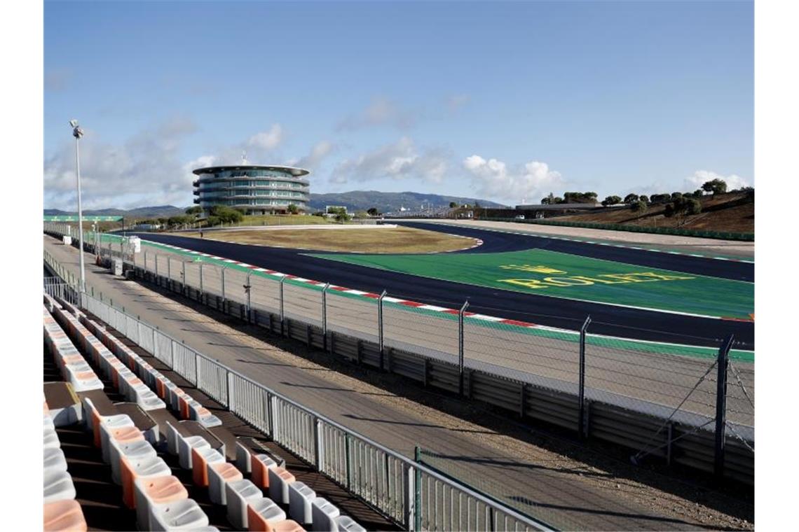 Die WM-Runde zwölf führt die Formel 1 auf einen neuen Kurs, ebenso mitreißend wie anspruchsvoll - das Autodromo Internacional do Algarve. Foto: Armando Franca/AP/dpa