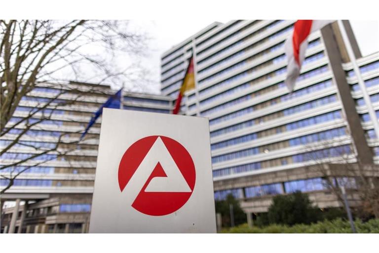 Die Zahl der Arbeitslosen ist gesunken.
