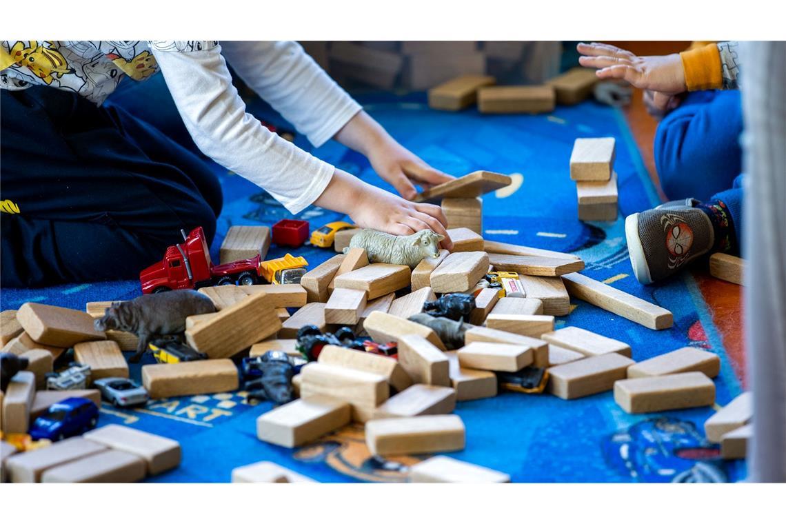 Weniger Kita-Kinder, aber mehr Personal Die Zahl der Beschäftigten in den Kitas nimmt zu, obwohl die Zahl der betreuten Kinder sinkt. (Symbolbild)