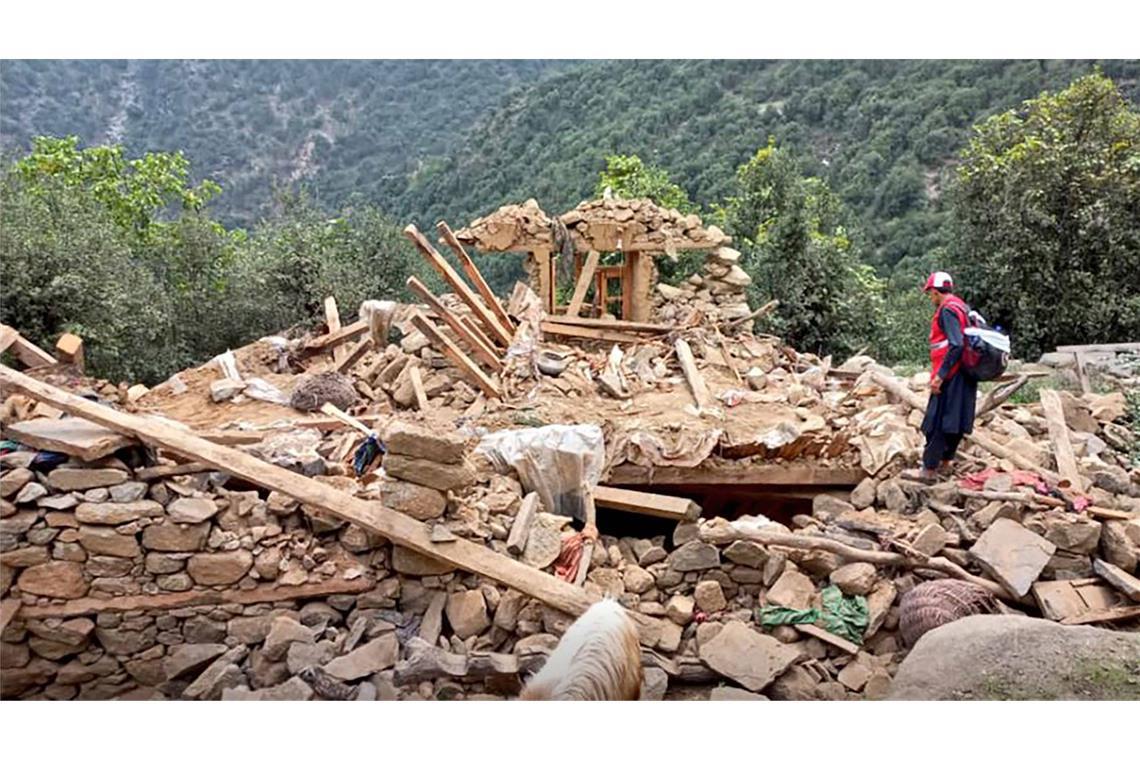 Zahl der Erdbebenopfer in Afghanistan steigt auf über 2200 Die Zahl der Erdbebenopfer in Afghanistan ist nach vier Tagen auf über 2200 gestiegen. (Achrivbild)