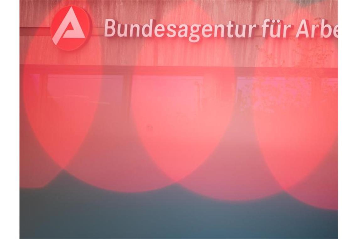 Bundesagentur für Arbeit schließt Geschäftsstellen Die Zahl der Geschäftsstellen der Bundesagentur für Arbeit ist geschrumpft. Foto: Daniel Karmann/dpa