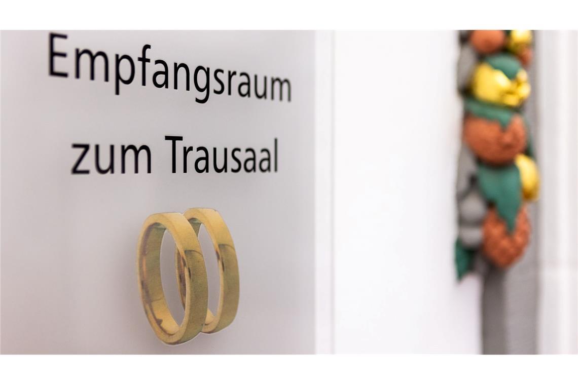 Historisches Tief bei Zahl der Hochzeiten - mehr Scheidungen