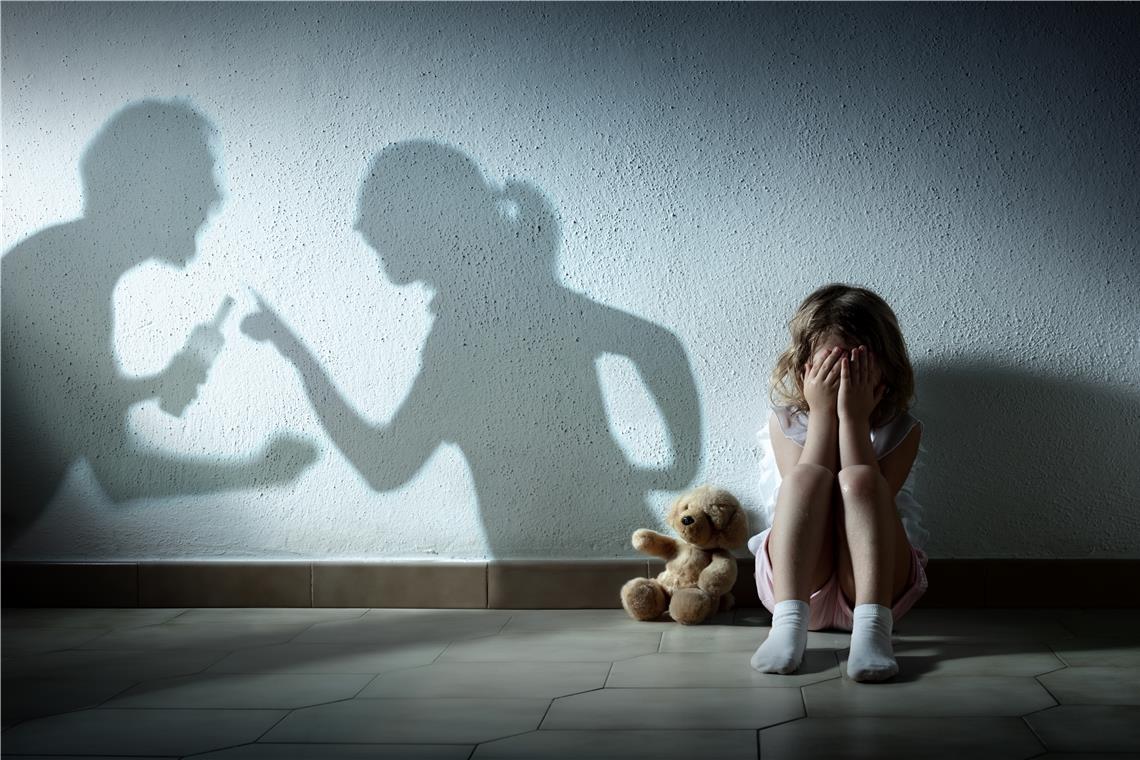 Das Jugendamt Rems-Murr ächzt unter steigender Belastung Die Zahl der Kindeswohlgefährdungen ist angestiegen. Symbolfoto: Romolo Tavani - stock.adobe.com