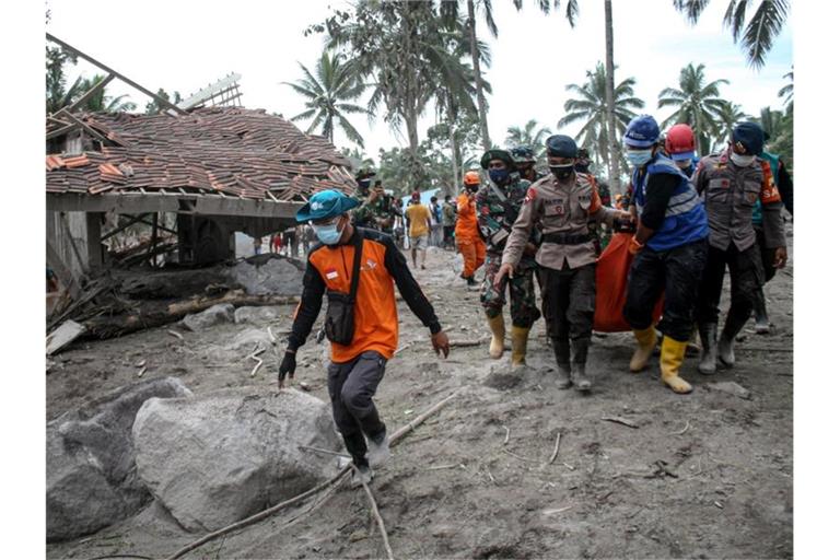 Die Zahl der Opfer des Vulkanausbruchs auf Java steigt weiter. Foto: Kurniawan/XinHua/dpa