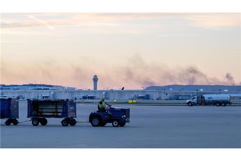 Die Zahl der Opfer nach dem Flugzeugabsturz steigt weiter.