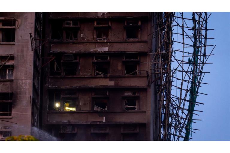 Die Zahl der Todesopfer nach dem Großbrand steigt weiter.