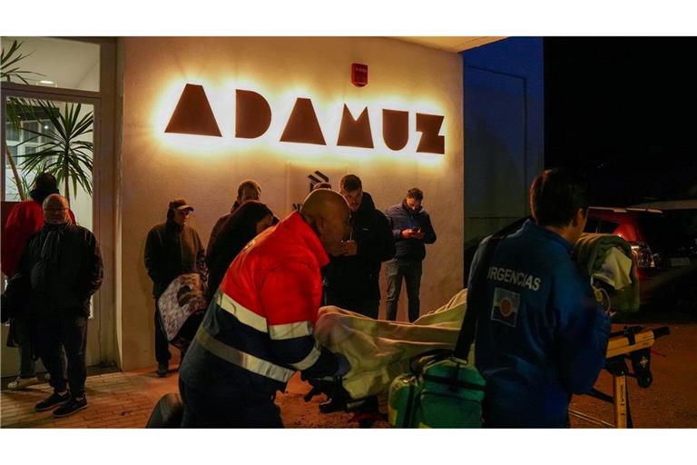 Die Zahl der Toten bei dem Zugunglück in Spanien ist gestiegen.