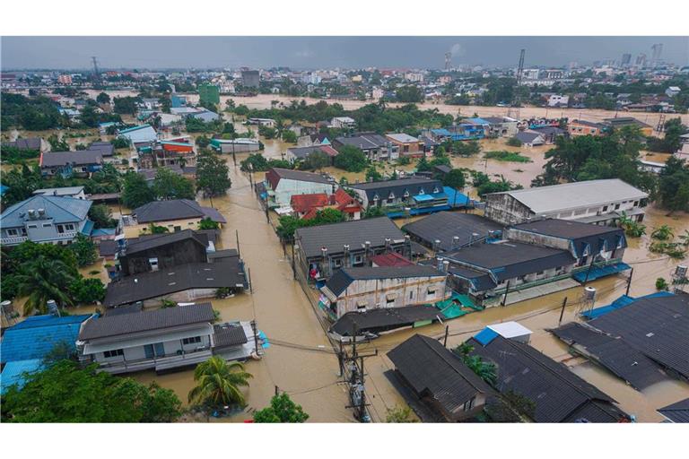 Die Zahl der Toten in Südthailand steigt. Viele sind ertrunken.