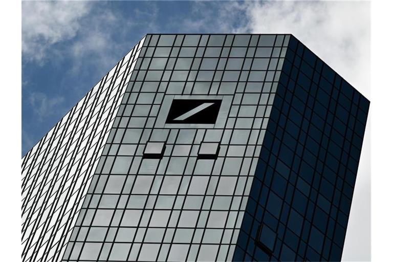 Die Zentrale der Deutschen Bank in Frankfurt am Main. Foto: Arne Dedert/dpa