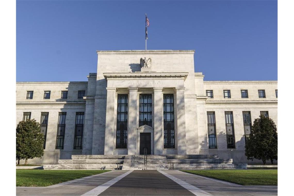 US-Notenbank warnt vor langsamerer wirtschaftlicher Erholung Die Zentrale der US-Notenbank Federal Reserve in Washington. Foto: J. Scott Applewhite/AP/dpa