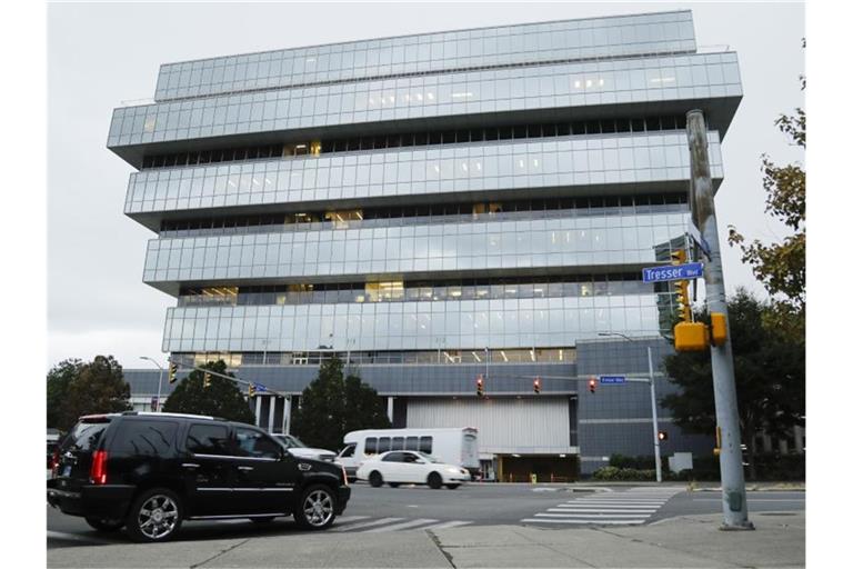Die Zentrale des US-Pharmakonzerns Purdue Pharma. Ein Bündnis von US-Bundesstaaten geht rechtlich gegen millionenschwere Boni-Pläne des umstrittenen Schmerzmittel-Herstellers Purdue Pharma vor. Foto: Frank Franklin II/AP/dpa