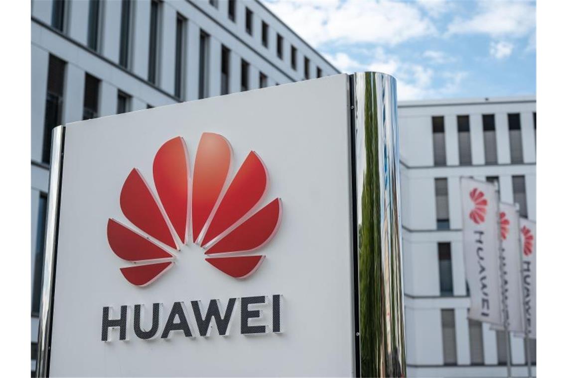 Die Zentrale von Huawei Deutschland in Düsseldorf. Der chinesische Konzern hat mit Umsatzeinbußen zu kämpfen. Foto: Marius Becker/dpa
