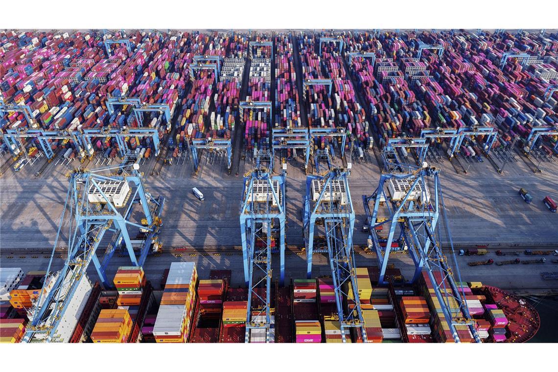 USA und China senken gegenseitige Zölle Die Zölle werden gesenkt.