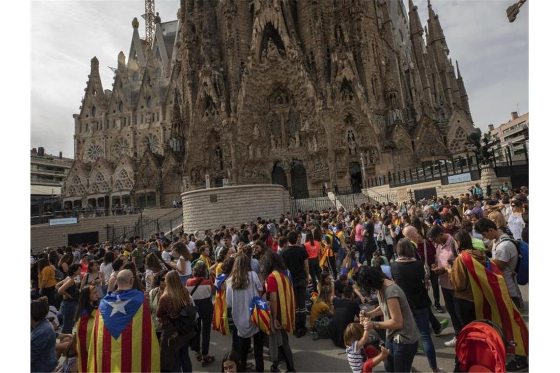Fronten im Katalonien-Konflikt verhärten sich Die Zugänge zur Sagrada Familia sind blockiert. Foto: Bernat Armangue/AP/dpa
